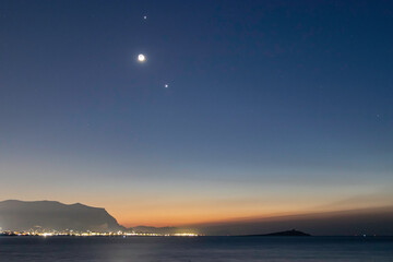 大学社团用英语怎么说比如篮球社魔方社还有社团内社